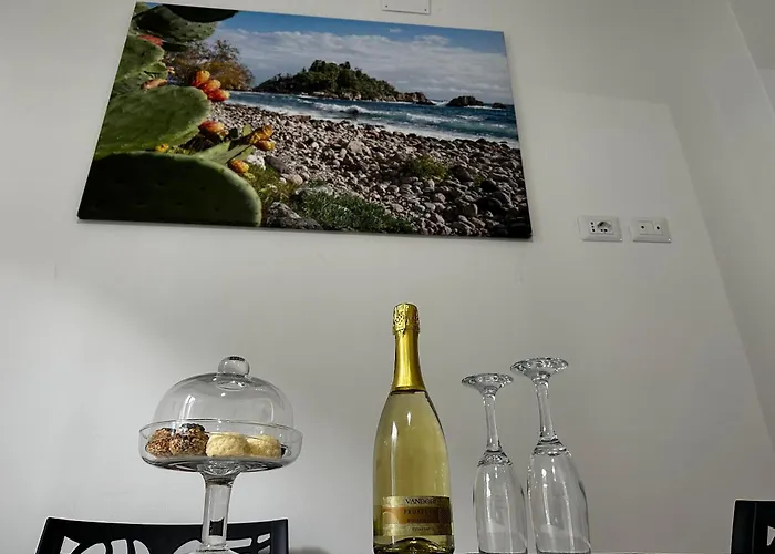 Taormina Beach Apartment
